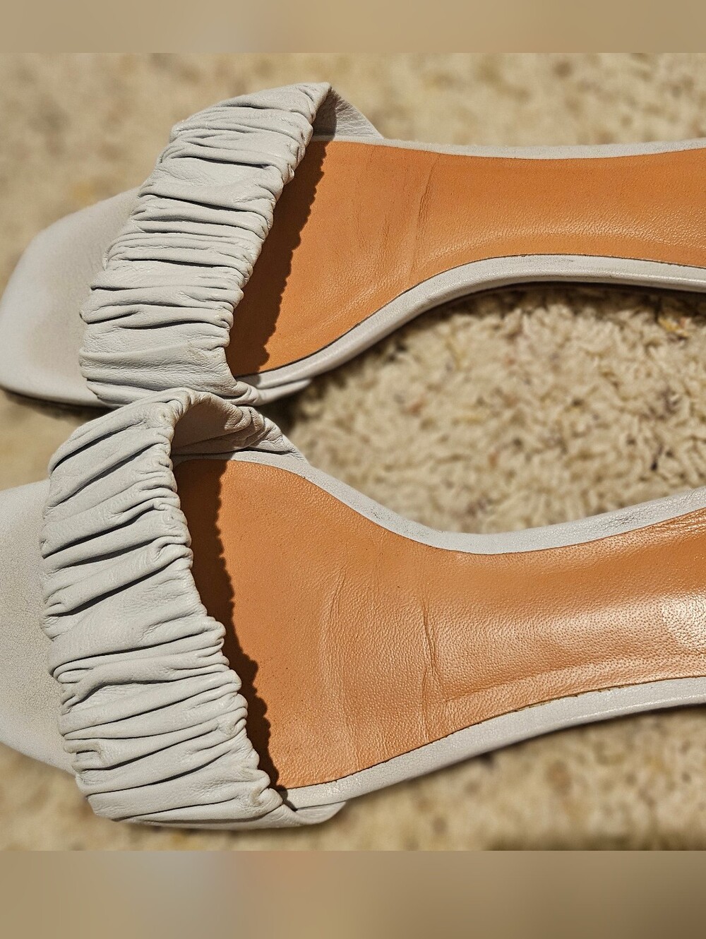 Reformation White Ruched Slide - Picture 3 of 5
